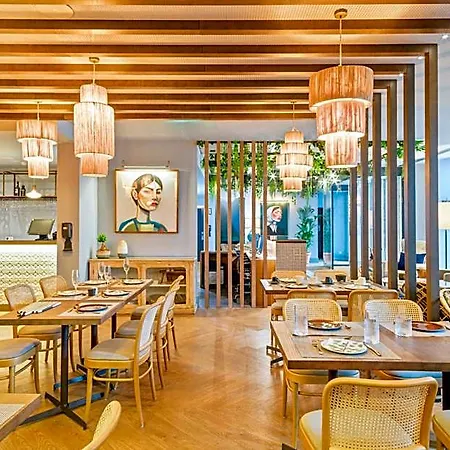Pur Boutique By Actahotels Hotel 4*